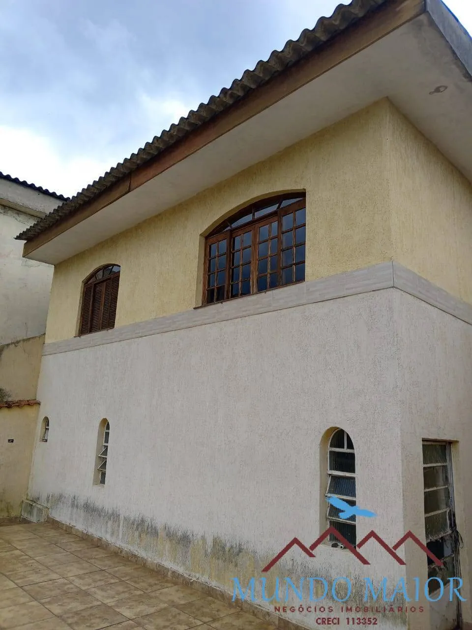 Imagem Casa assobradada com piscina e salao comercaial /Aceita permuta - 290m2!!!
