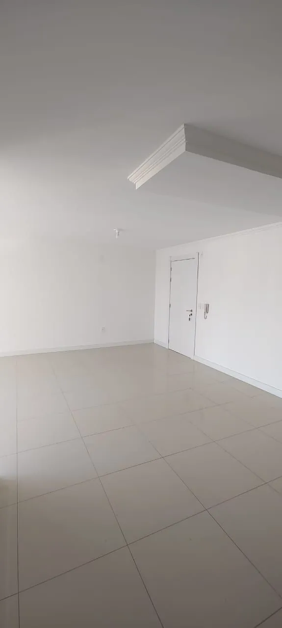Imagem Apartamento com 03 Quartos e 02 vagas em Torres (01 suíte)