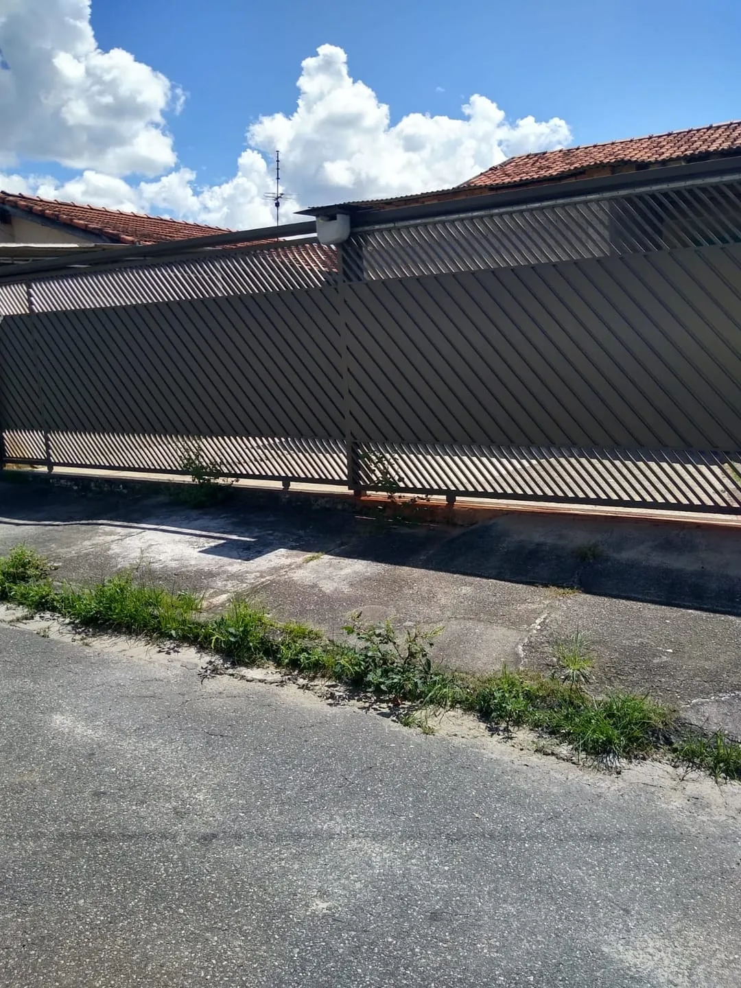 Imagem Casa à venda 2 Quartos, 1 Suite, 4 Vagas, 280M², Residencial e Comercial Cidade Jardim, Pindamonhangaba - SP