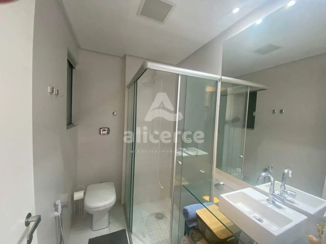 Imagem Studio à venda no Centro de Florianópolis com vista para o mar