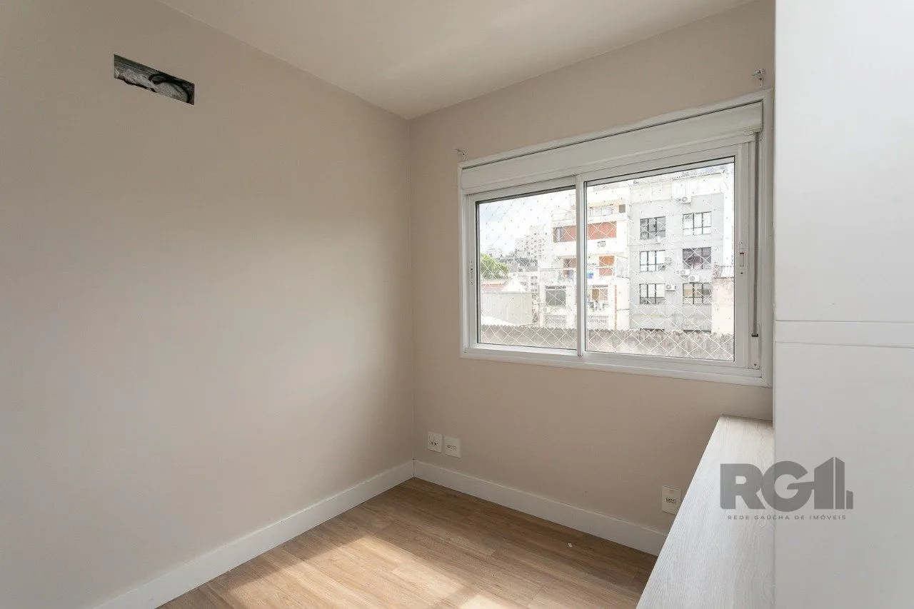 Imagem Apartamento semimobiliado e decorado no bairro Auxiliadora, com 91 m²