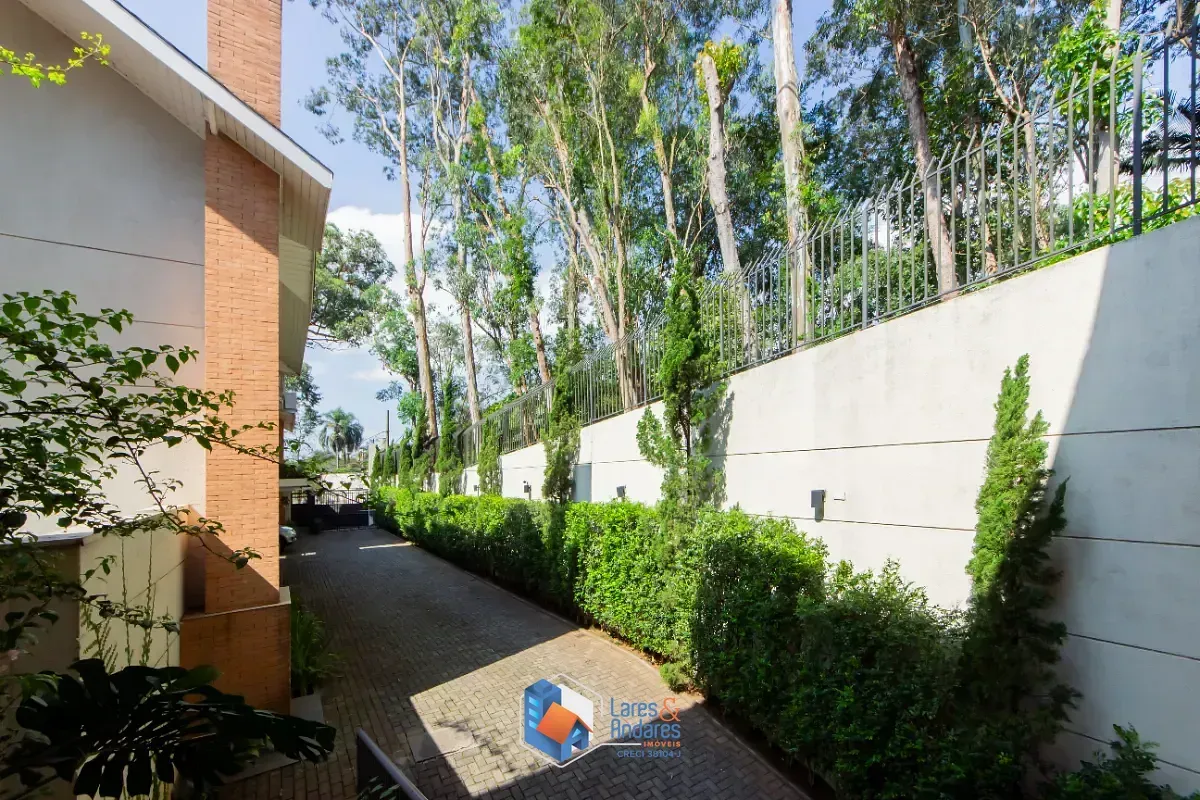 Imagem Casa no condomínio Solar dos Manacás para venda com 5 quartos, sendo 5 suítes, 428m²