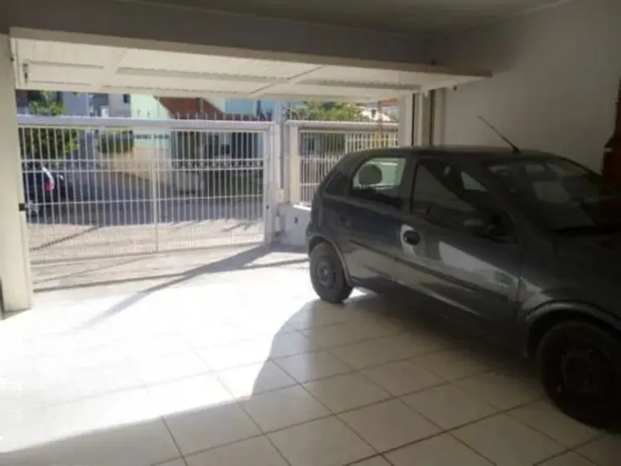 Imagem Casa térrea com 3 dormitórios, suíte e 3 vagas.