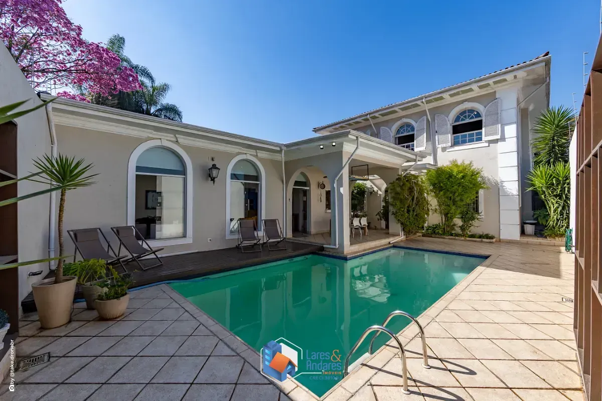 Foto do imóvel Casa para venda em Morumbi com 4 quartos, sendo 2 suítes, 556m² em Avenida Giovanni Gronchi