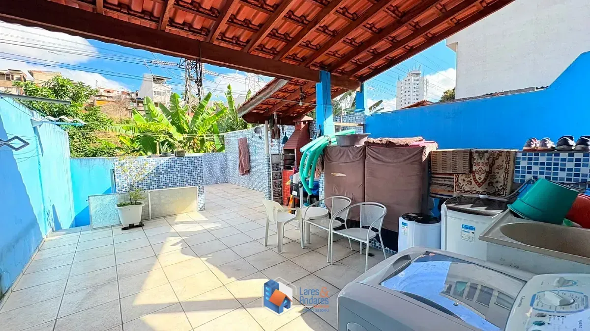 Imagem Sobrado para venda em Parque Maria Domitila com 3 quartos, sendo 1 suíte, 200m²