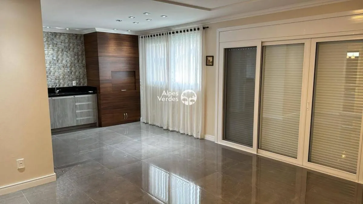 Imagem Vende-se casa próx ao centro de Gramado- 3 Quartos- R$2.620.000,00