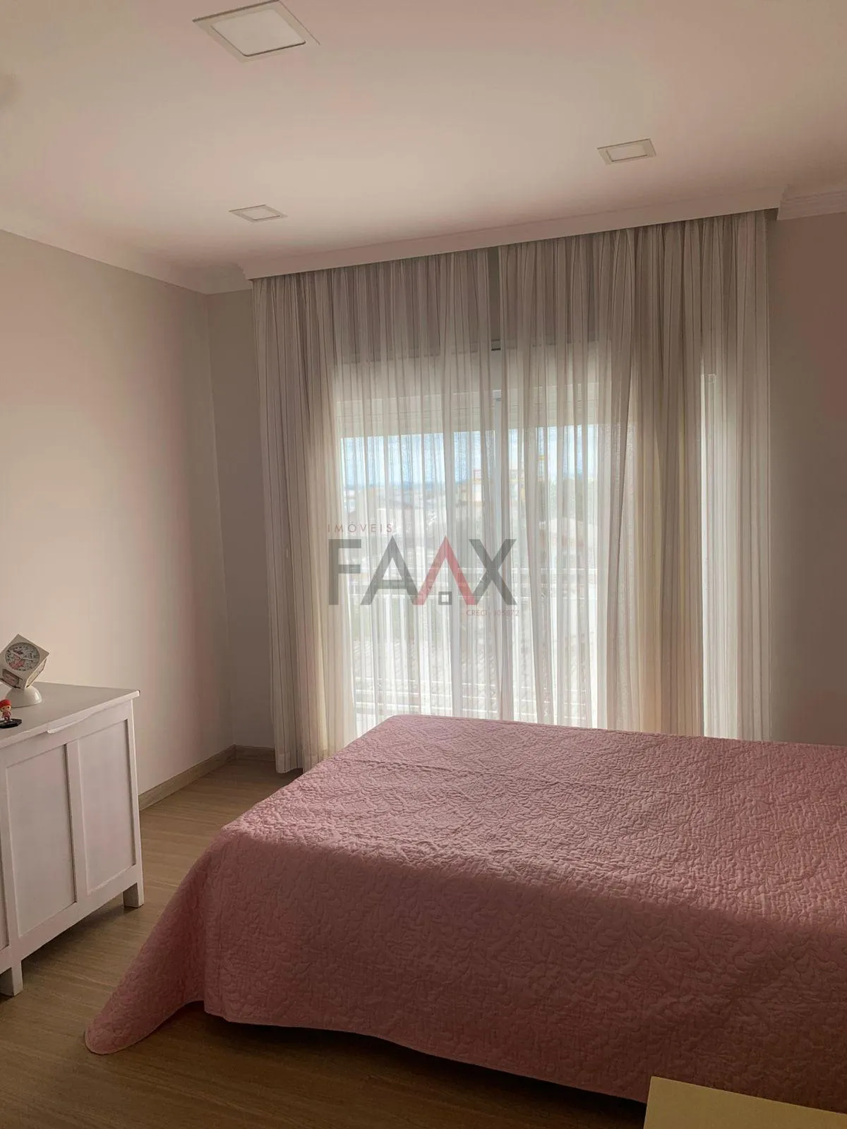 Imagem Triplex alto padrão com 4 dormitórios à venda, 327 m , CENTRO, GUARAPUAVA - PR