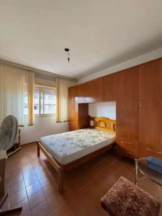 Imagem Apartamento 2 dormitórios, sala 2 ambientes, sacada, mobiliado, imóvel pronto para morar, no Bairro Tupi, Praia Grande, imóvel mobiliado à venda na Imobiliaria Consulte Imoveis.