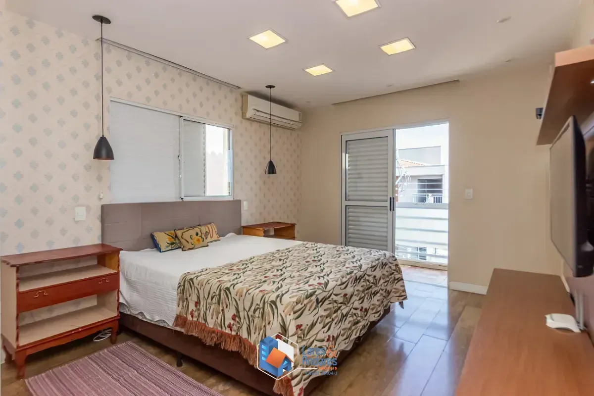 Imagem Sobrado para venda em Vila Sônia com 3 quartos, sendo 1 suíte, 218m²