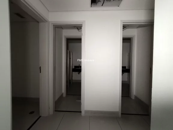 Imagem Conjunto comercial com 388m² para locação em Alphaville.