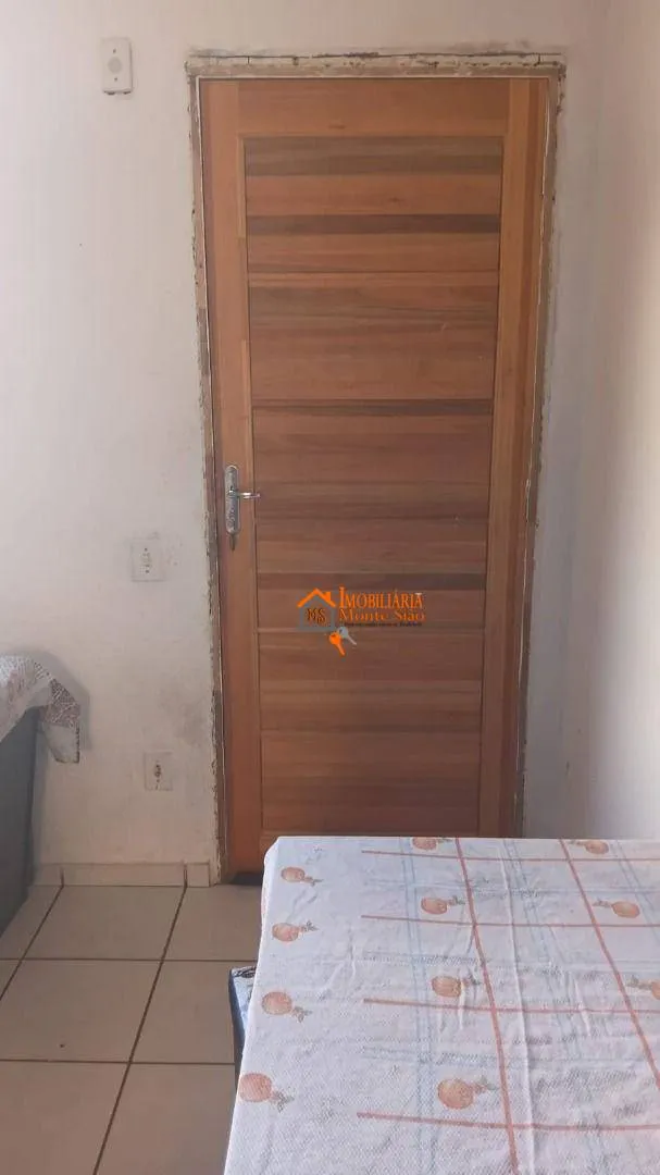 Imagem Apartamento com 2 dormitórios à venda, 52 m² por R$ 162.000,00 - Pimentas - Guarulhos/SP