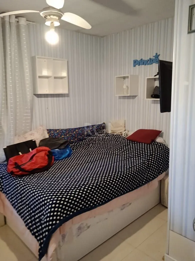 Imagem Casa para Venda - 140m², 5 dormitórios, 2 vagas - Cavalhada, Porto Alegre