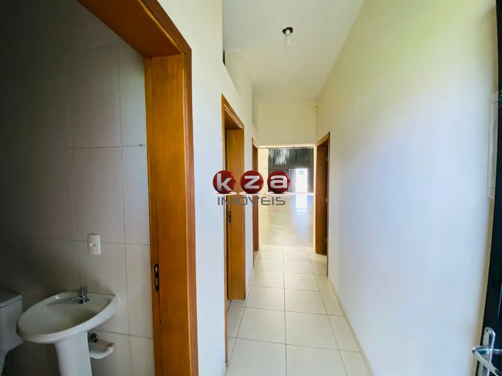 Imagem Galpão Comercial para Locação em Vinhedo-SP - Jardim São Lucas: 1 Sala, 3 Banheiros, 3 Vagas de Garagem, 200m² de Área.