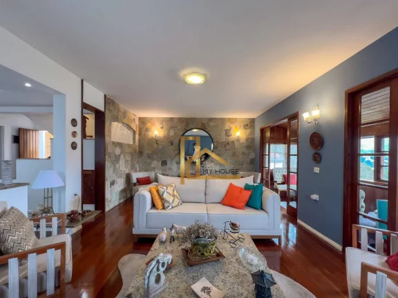 Imagem Casa com 3 quartos e lazer privativo perto do centro de Teresópolis