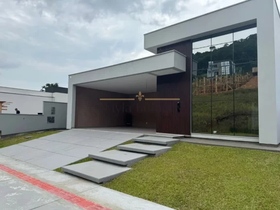 Foto do imóvel CASA RESIDENCIAL em São José - SC, Forquilhas
