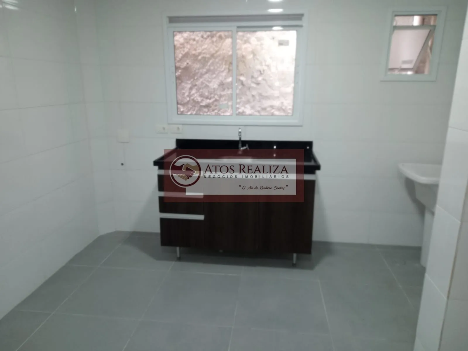 Imagem Alugo casa estilo apartamento de 2 dormitórios, sala, cozinha, banheiro e área de serviço, no Jardim Sao Benedito, na região da estação primavera, São Paulo - 65M² por R$ 1.500 locação. Oportunidade