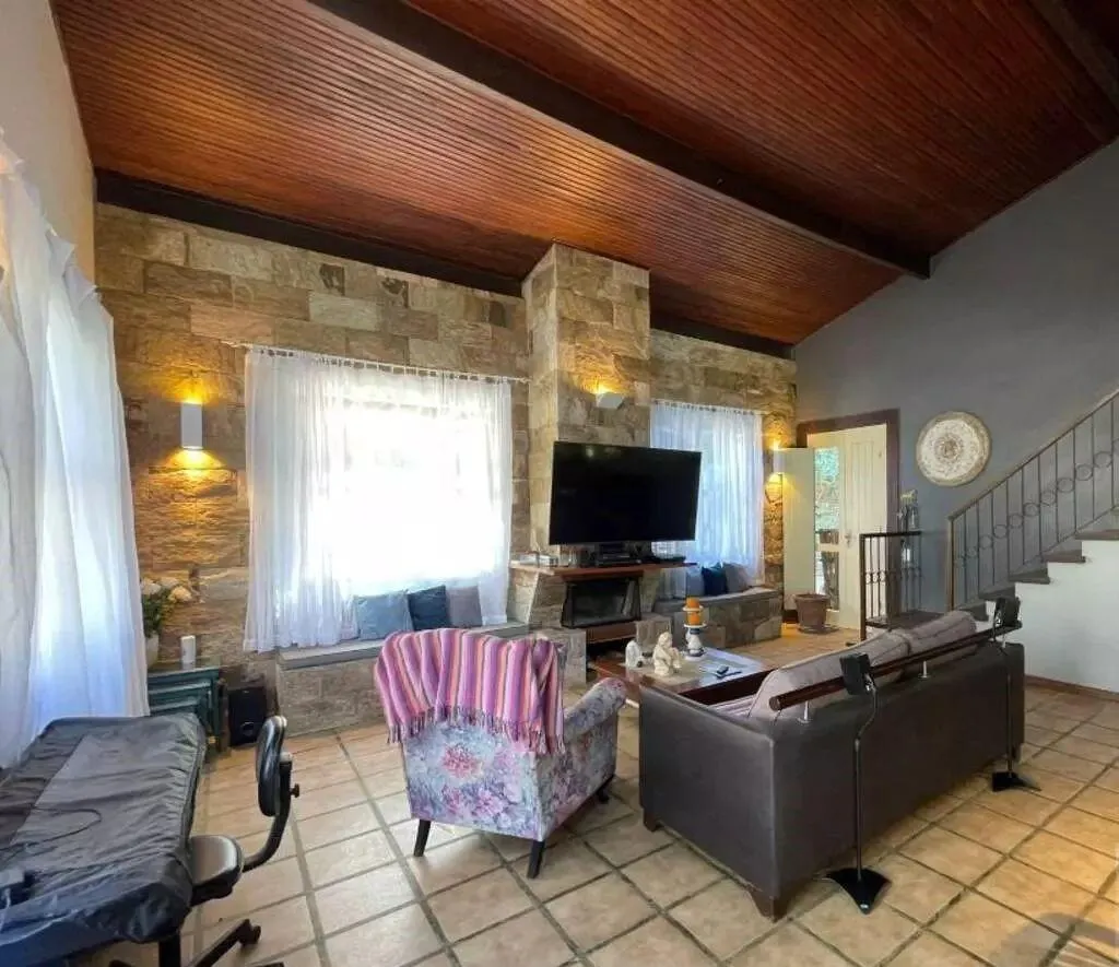 Imagem Casa para Venda em Petrópolis / RJ no bairro Araras