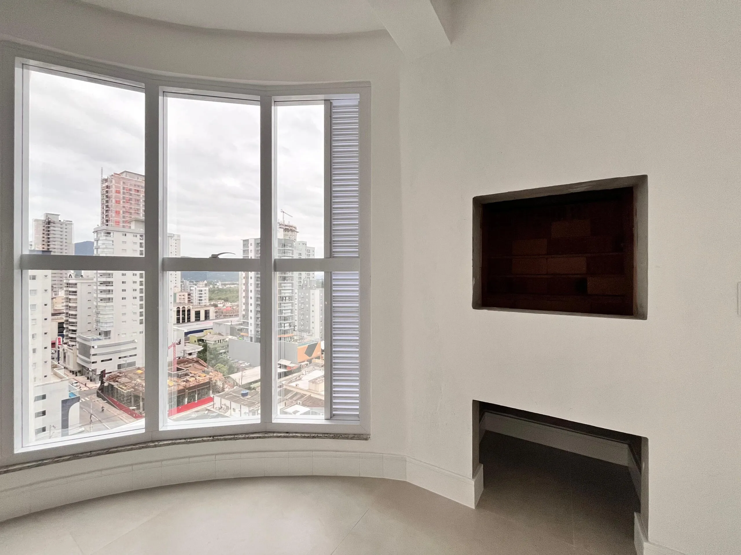 Imagem Apartamento à venda com 175m2 por R$ 2.220.000,00