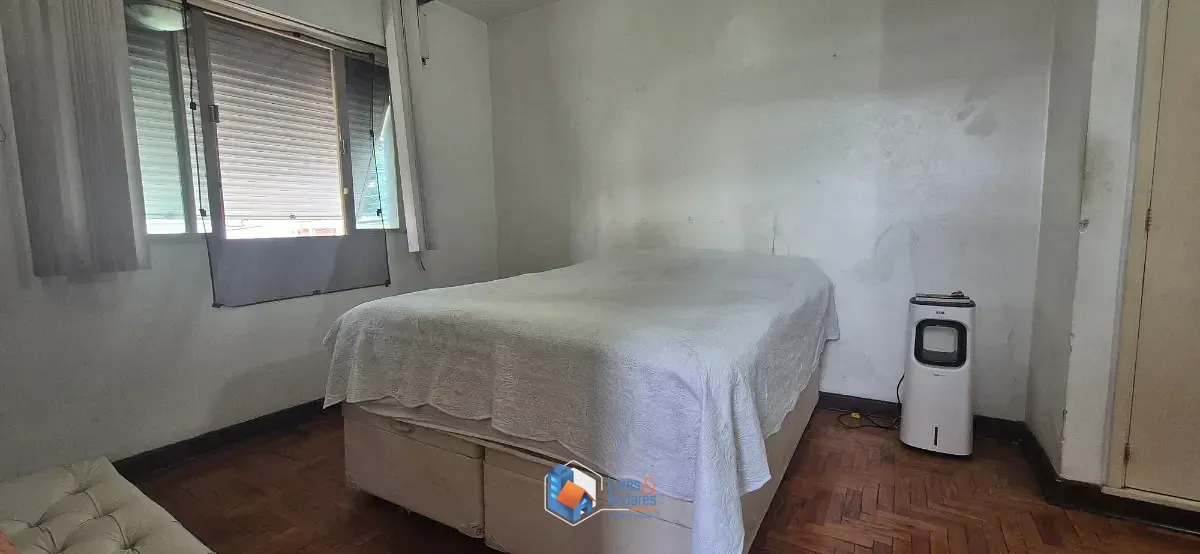 Imagem Casa para venda em Aclimação com 4 quartos, sendo 1 suíte, 215m²
