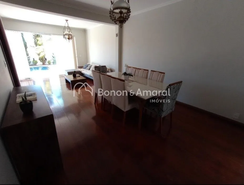 Imagem Casa com 4 Quartos e 6 banheiros à Venda, 288 m² por R$ 1.090.000