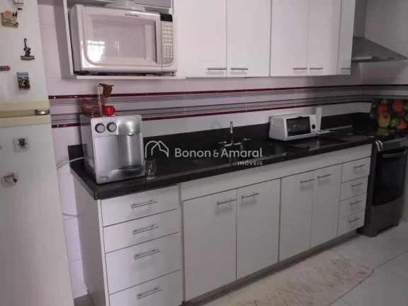 Imagem Apartamento encantador com 3 dormitórios, todos com armários planejados. A suíte principal inclui...