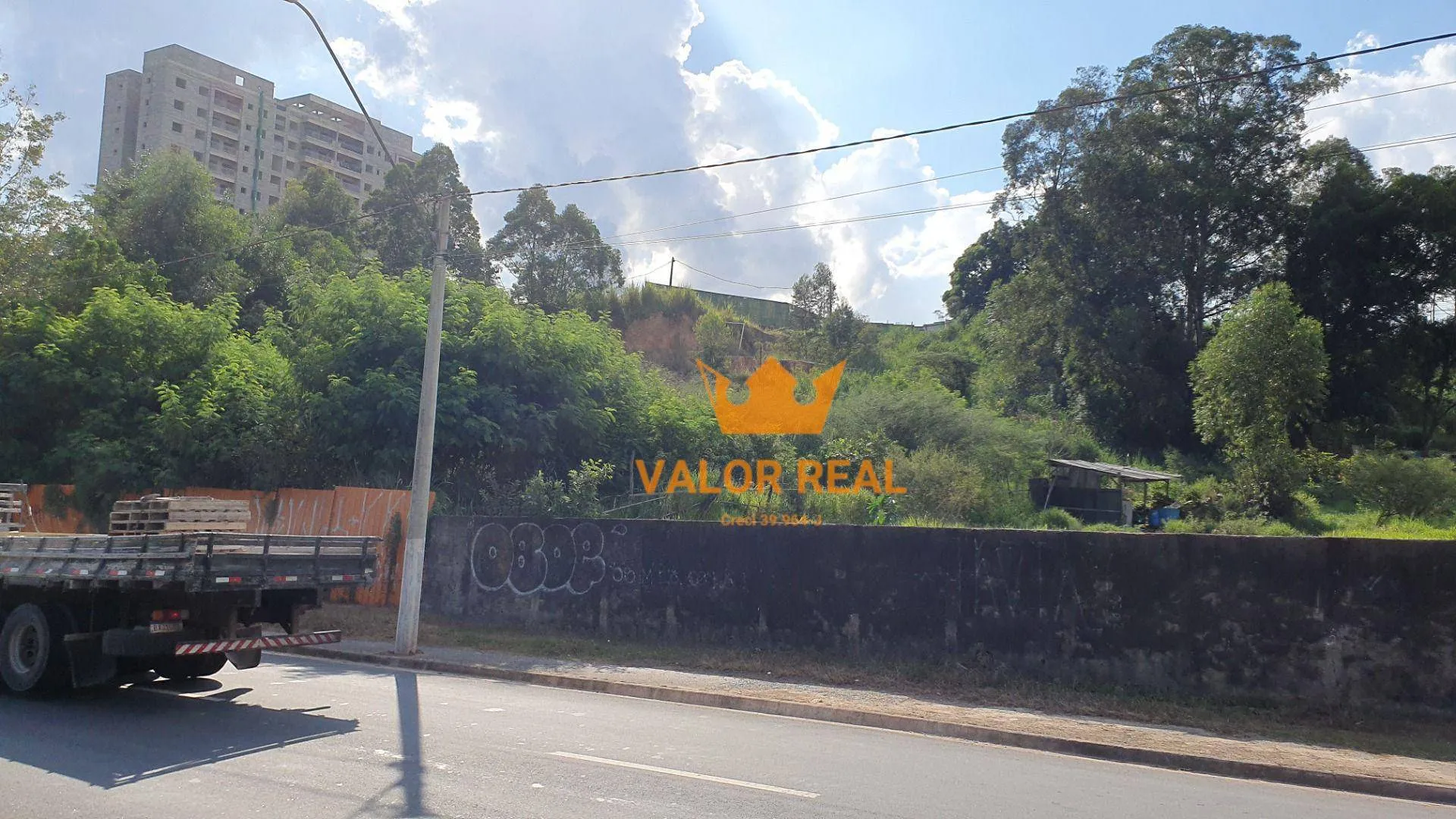 Imagem Oportunidade Única de Investimento em Jundiaí! Área Comercial com 3.047 m2 de frente para Av Samuel Martins.