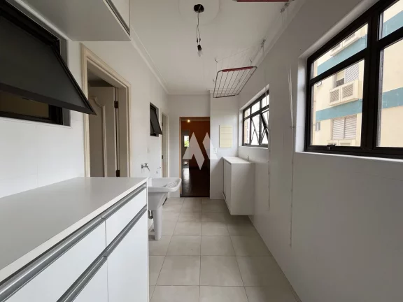 Imagem Apartamento à venda com 3 suítes e Elevador Privativo no Boqueirão de Santos/SP