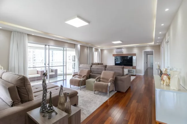 Foto do imóvel Apartamento à venda em São Paulo, Vila Sofia, com 4 quartos, 247m2 em Doutor Ferreira Lopes