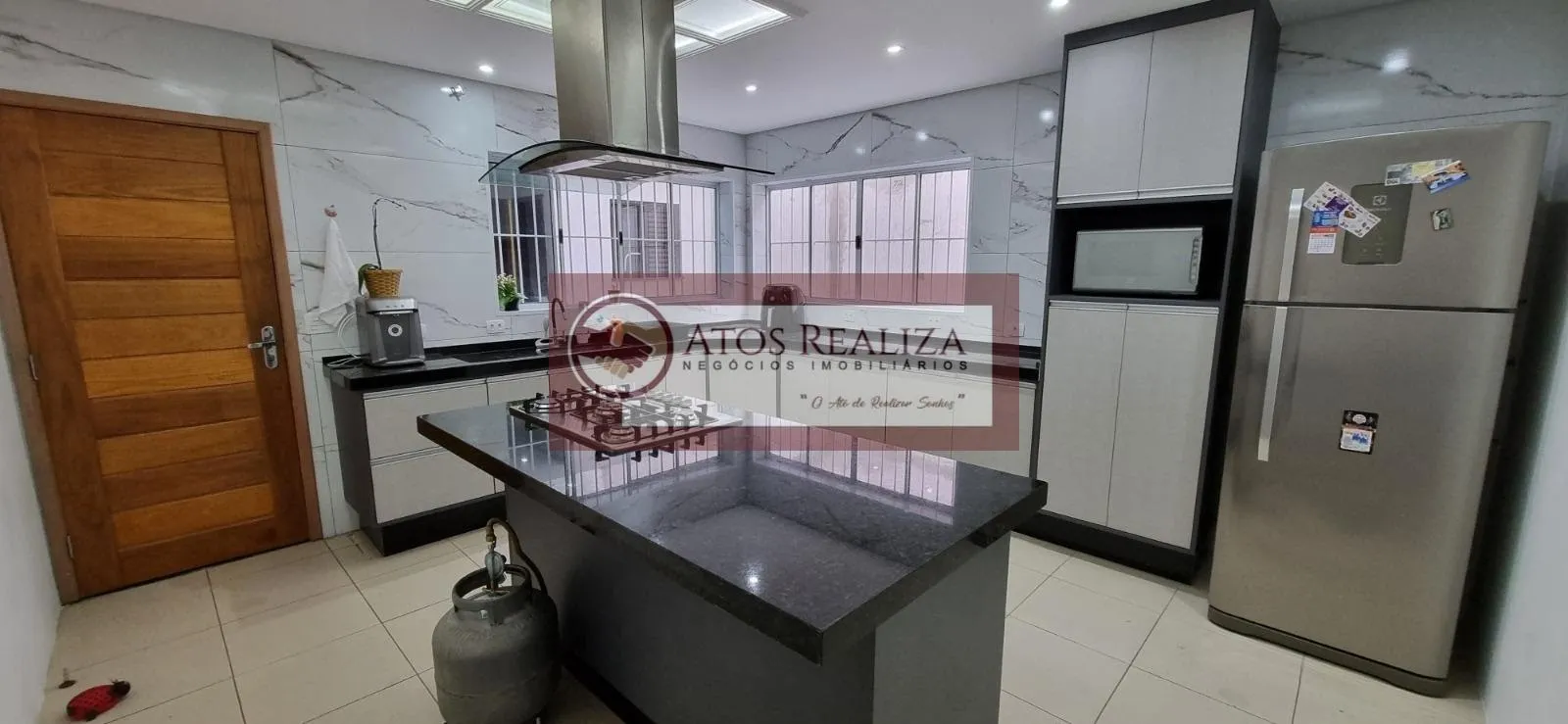 Imagem Venda sobrado em Vila Prudente, SP: 230m², 3 dorms, 1 suíte, 2 banheiros. Oportunidade imperdível por R$ 900 mil!