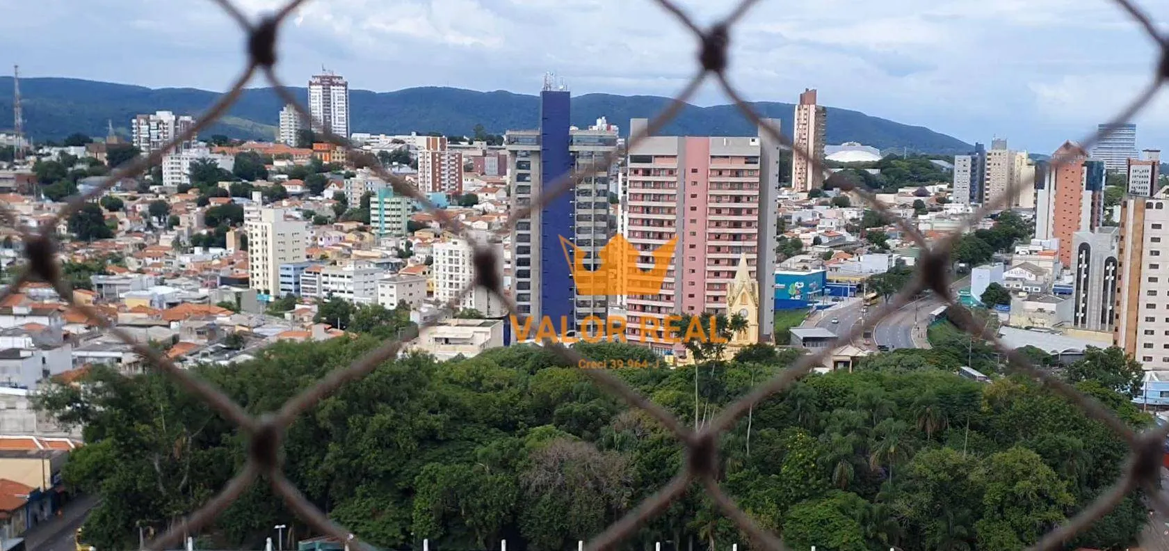 Foto do imóvel Apartamento 271 m2, 3 Dorm, 1 Suite, R$ 650 mil. Oportunidade. 14o. andar, vista panorâmica. Aceita Financto.
