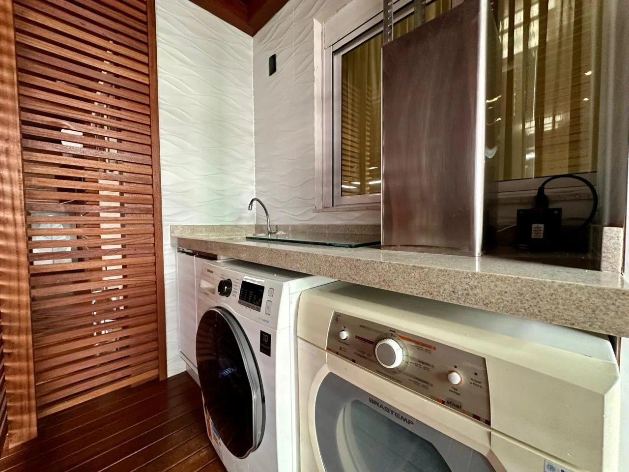 Imagem Apartamento à venda com 327m2 por R$ 4.990.000,00