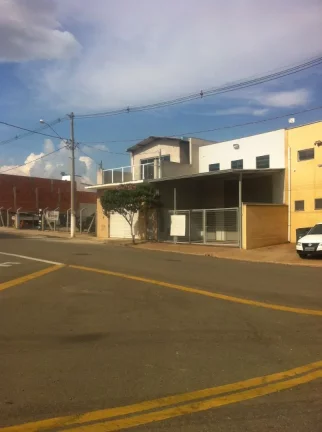 Imagem Barracão no bairro Água Branca em setor comercial sendo um barracão no pavimento térreo e um out...