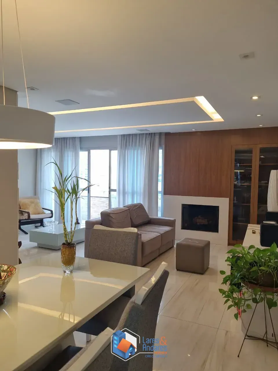 Imagem Apartamento para venda e locação em Moema com 4 quartos, sendo 4 suítes, 178m²