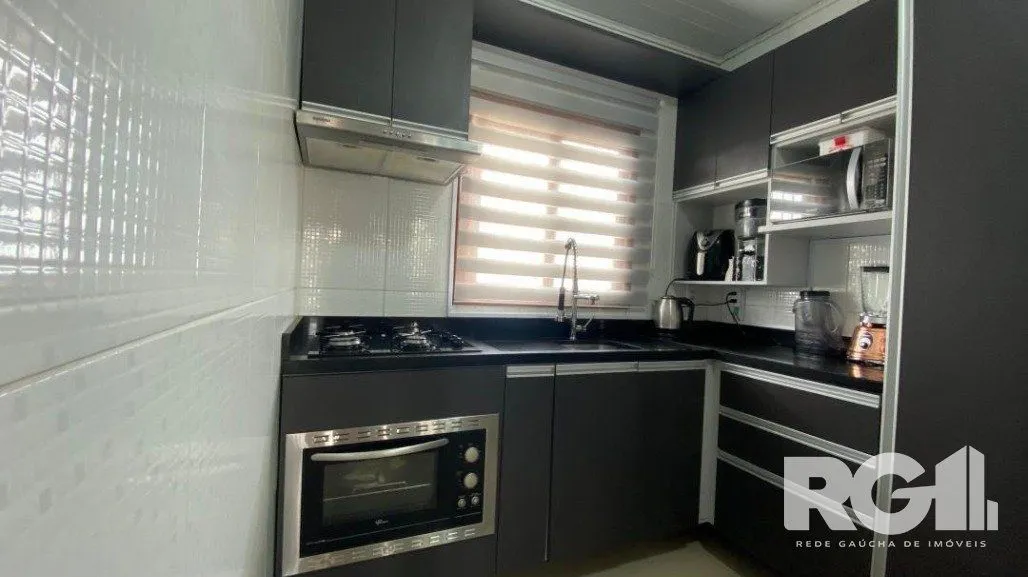 Imagem Casa semimobiliada, 2 Quartos 3 vagas no Alto Petropolis, Porto Alegre