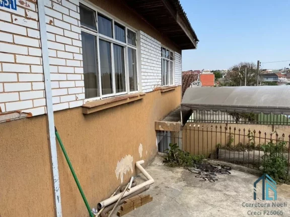 Imagem (PERMUTA) Casa térrea, 03 quartos c/suíte, parte podendo ser utilizado como Barracão, no Capão Raso em Curitiba PR
