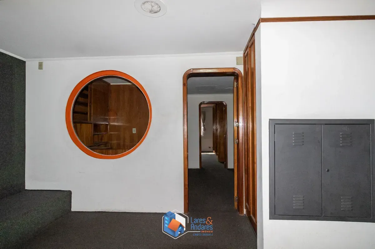 Imagem Conjunto comercial para venda em Liberdade, 276m²