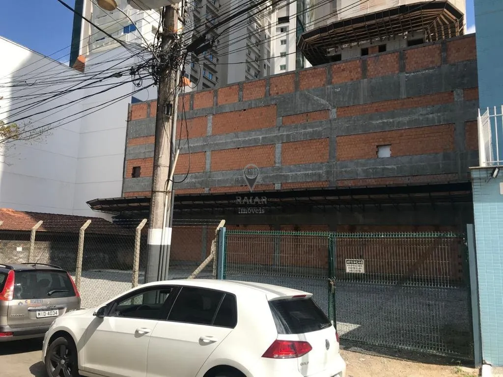 Imagem Dois terrenos com 264m² cada, na Costa brava. Próximo a Avenida Brasil e ao Rio Camboriú. A 400m ...