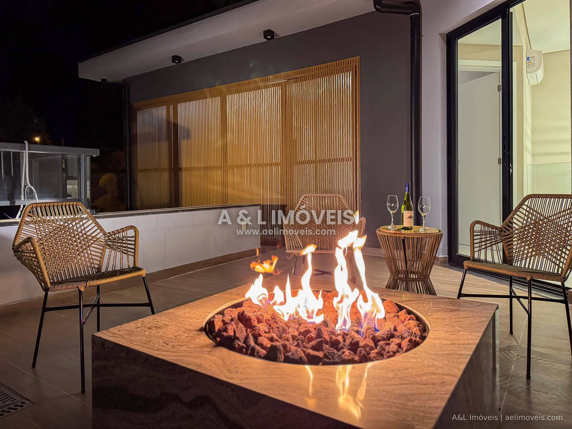 Imagem Casa 355,00 m² | 3 suítes | Vista Pedra do Baú | Santo Antônio do Pinhal