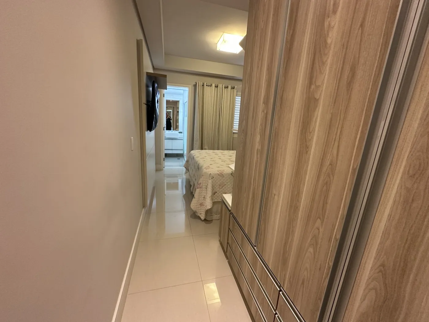 Imagem Apartamento para Locação, Centro, 4 dormitórios, 3 suítes, 4 banheiros, 2 vagas