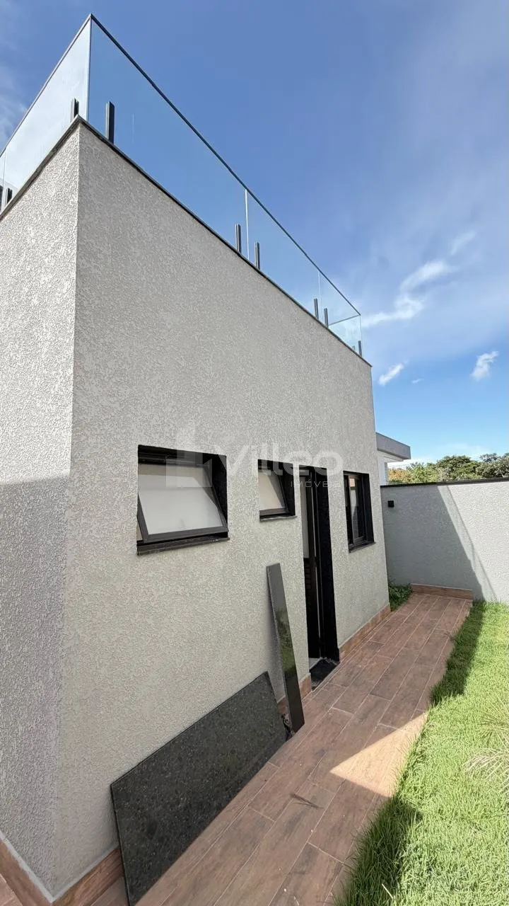 Imagem Apresentamos esta incrível residência de alto padrão, planejada para oferecer conforto, elegânci...