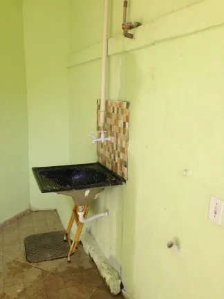 Imagem Casa com 2 Quartos para Alugar, 50 m² em Maria Paula - Niterói