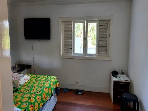 Imagem VENDA DE SOBRADO NO CONDOMÍNIO ARUJAZINHO IV, EM ARUJÁ/SP, 200m² com 5 suítes, ambientes claros, churrasqueira e vista privilegiada. CONSULTE-NOS