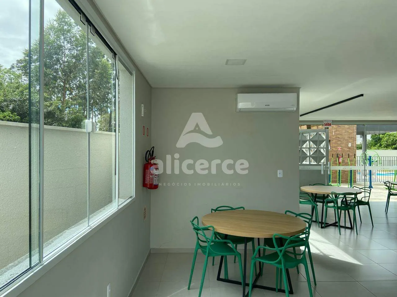 Imagem apartamento pronto, 2 dorm., piscina e sacada no sertão do Maruim - São José - SC