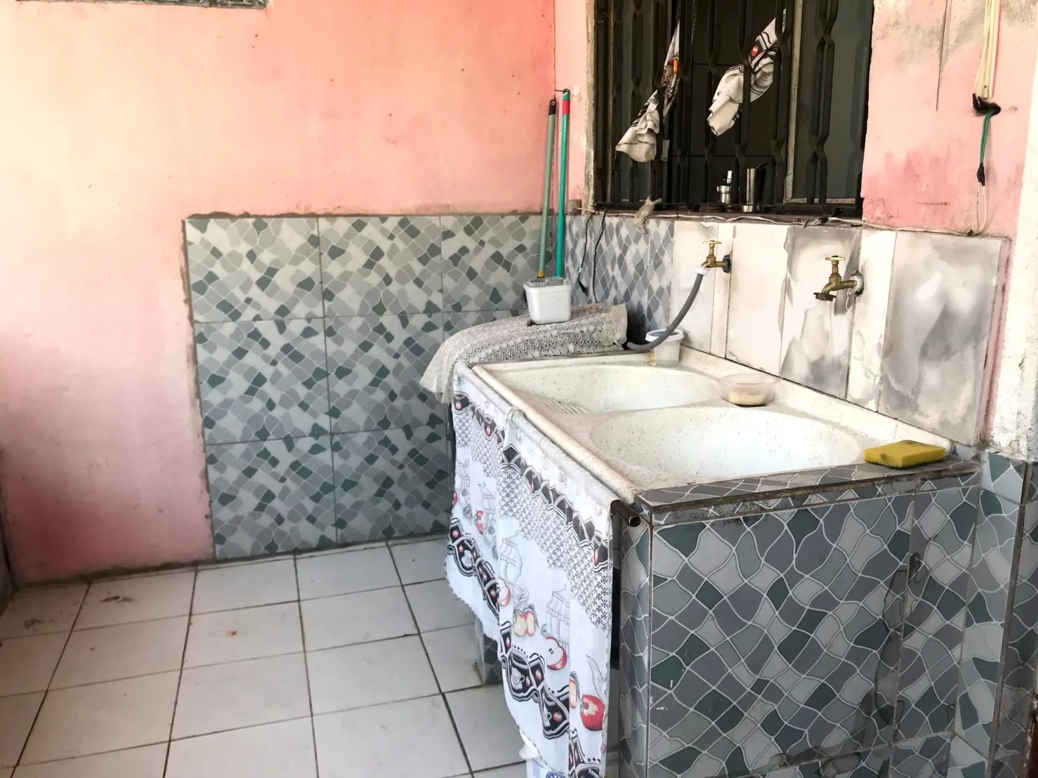 Imagem Casa à venda 3 Quartos, 1 Suite, 2 Vagas, 3M², Conjunto Residencial Araretama, Pindamonhangaba - SP