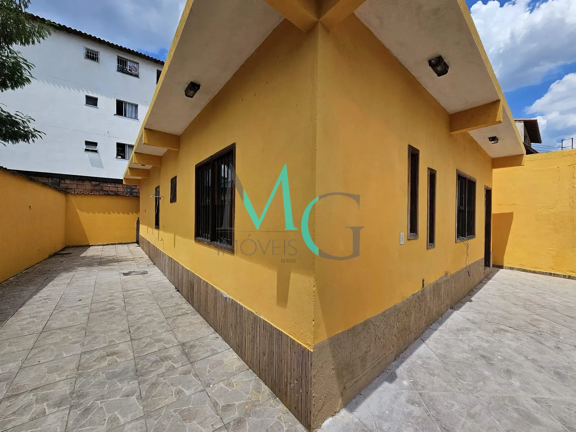 Imagem Casa 4 quartos para aluguel ou venda, 79m², R$ 2.100,00 ou R$ 330.000,00 em Campo Grande, Rio de Janeiro, RJ