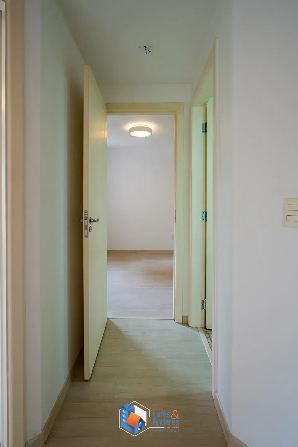 Imagem Apartamento para venda em Moema com 2 quartos, sendo 1 suíte, 56m²