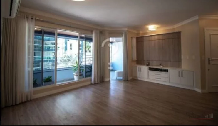 Imagem O Residencial Porto Seguro é localizado no centro da cidade, contém 4 dormitórios sendo 1 suíte ...