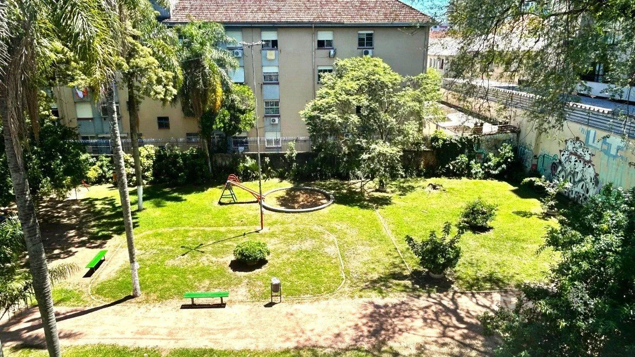 Imagem Apartamento 03 dormitórios no bairro Menino Deus, excelente localização.