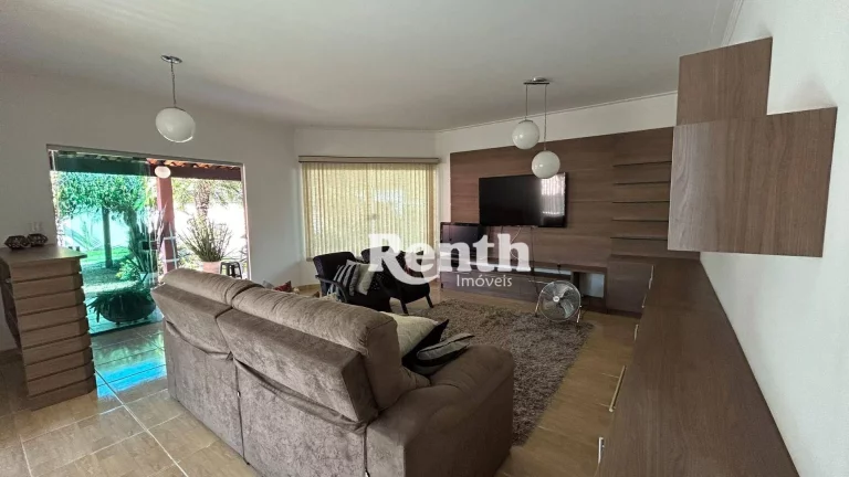 Imagem Chácara com 3 dormitórios à venda, 1050 m² por R$ 950.000,00 - Núcleo Portal dos Nobres - Ipeúna/SP