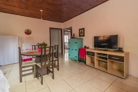 Imagem Casa 2 dorms à venda Avenida Outeiro, Coronel Aparício Borges - Porto Alegre